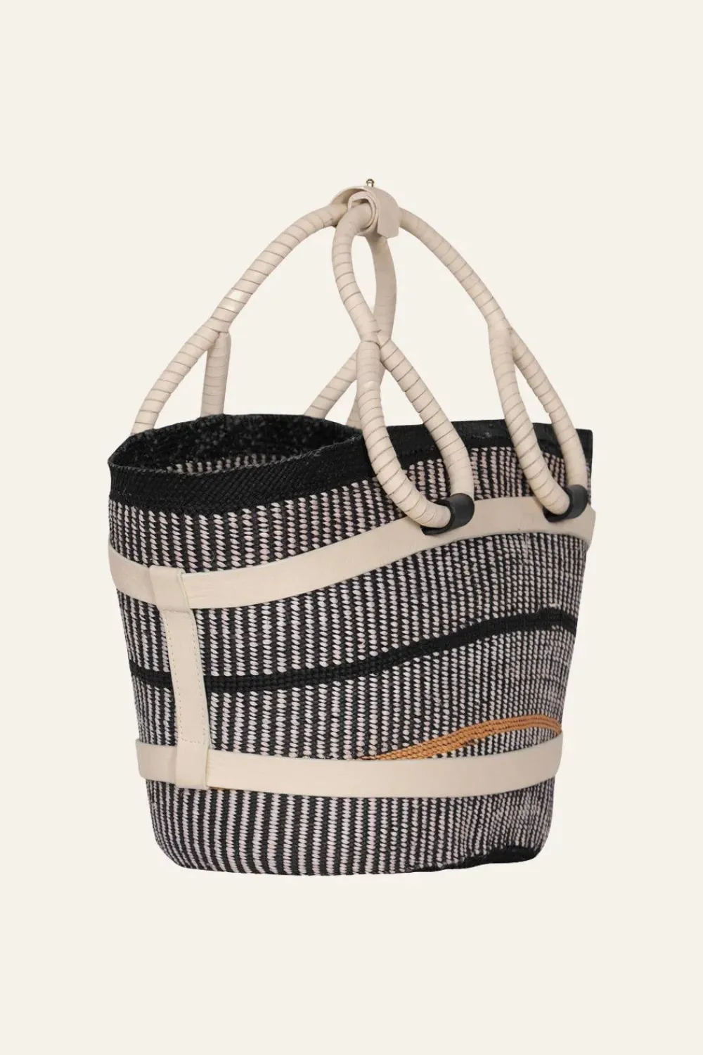 Hot Herederos De Un Amor Bag In Black Bags
