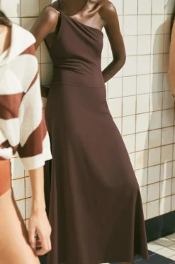 Kikoi Skirt In Wine Bottoms